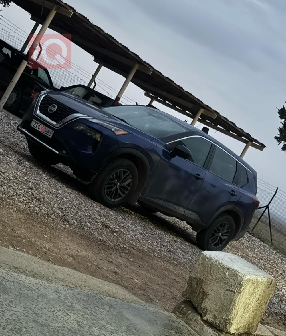 نيسان روج